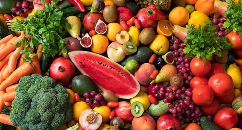 Au Brésil, des fruits et légumes échangés contre du plastique recyclé pour une ville plus verte