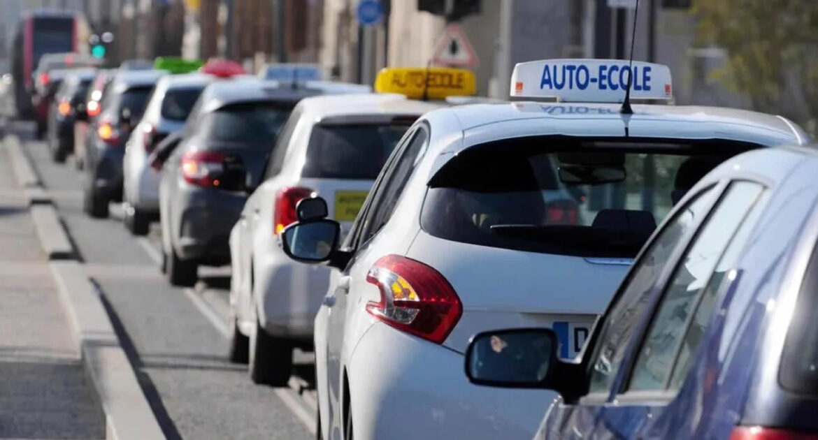 Un moniteur d’auto-école pris en flagrant délit d’ivresse