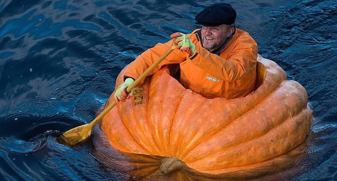 Un homme traverse l’Atlantique dans une citrouille géante !